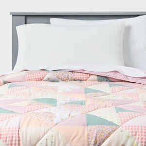 Pillowfort Full/Queen Patchwork Heirloom Kids Quilt Multicolor READ